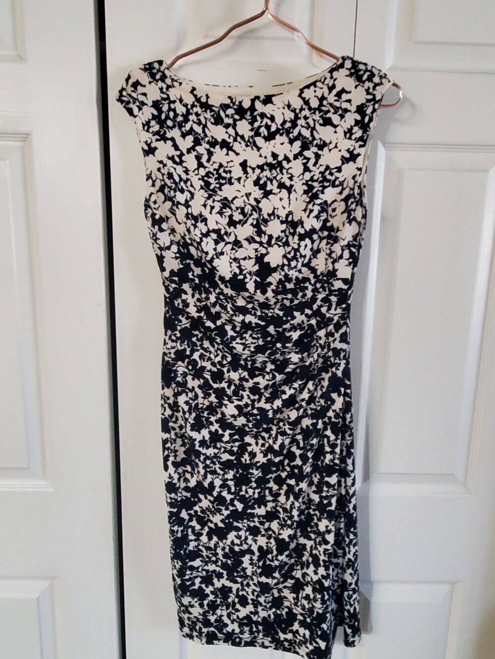 LAUREN RALPH LAUREN SZ 4 BKUE NAVY BLUE SHEATH DRESS. SLEEVELESS BOAT NECK.